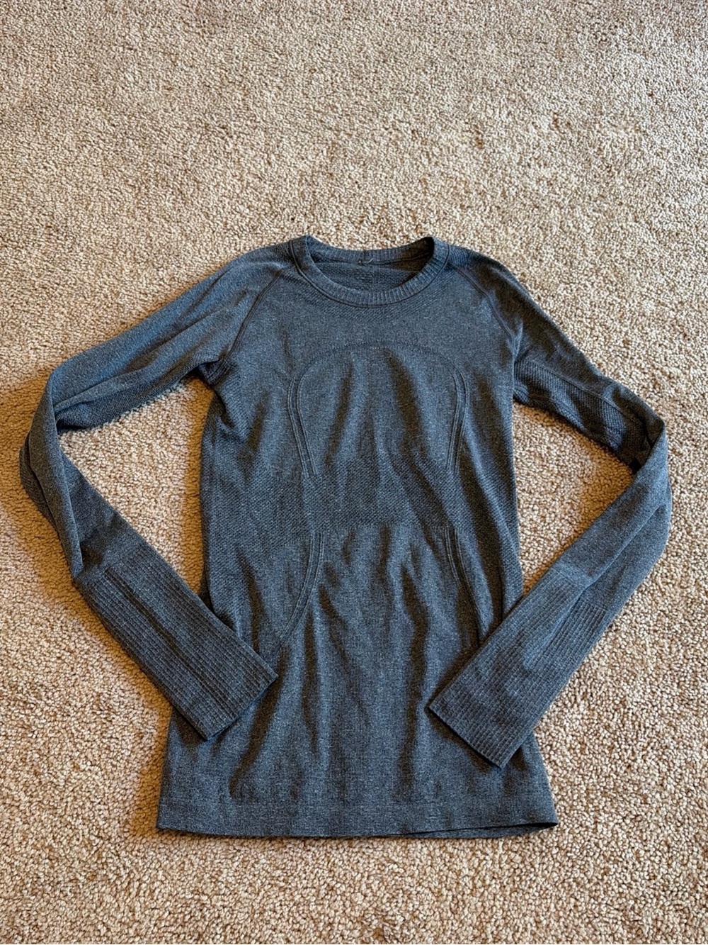 Lululemon Shirt Womens 4 Gray Swiftly Tech Long Sleeve Seamless Thumbholes Yoga